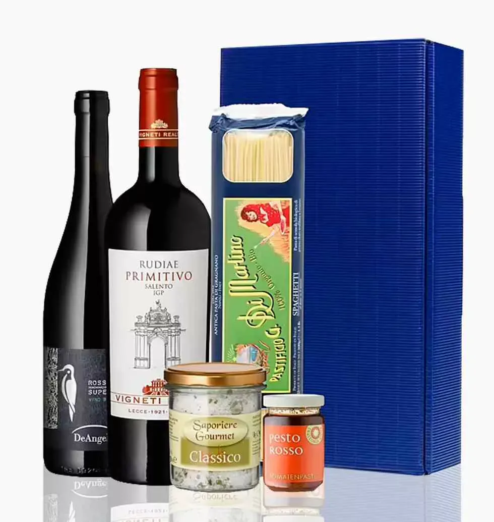 Yummy Italian Treats In Gift Box