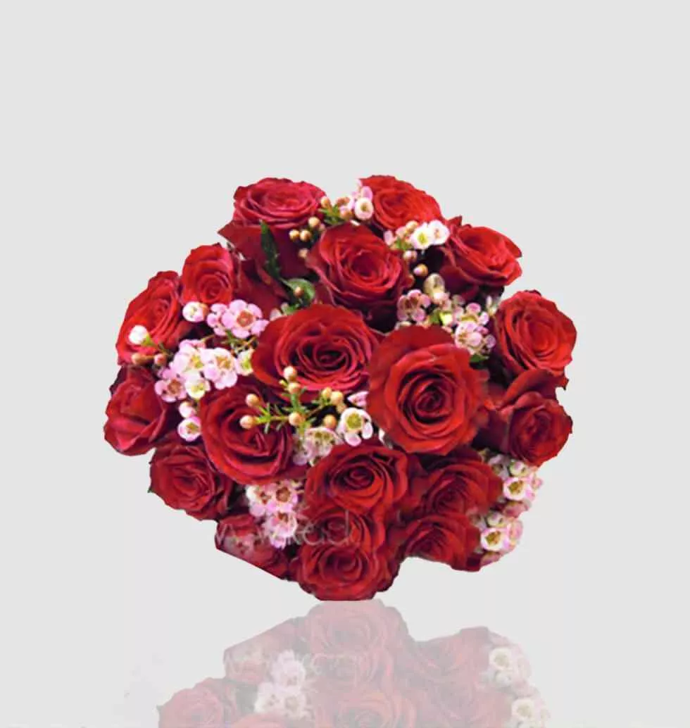 Bundle Of 18 Red Roses