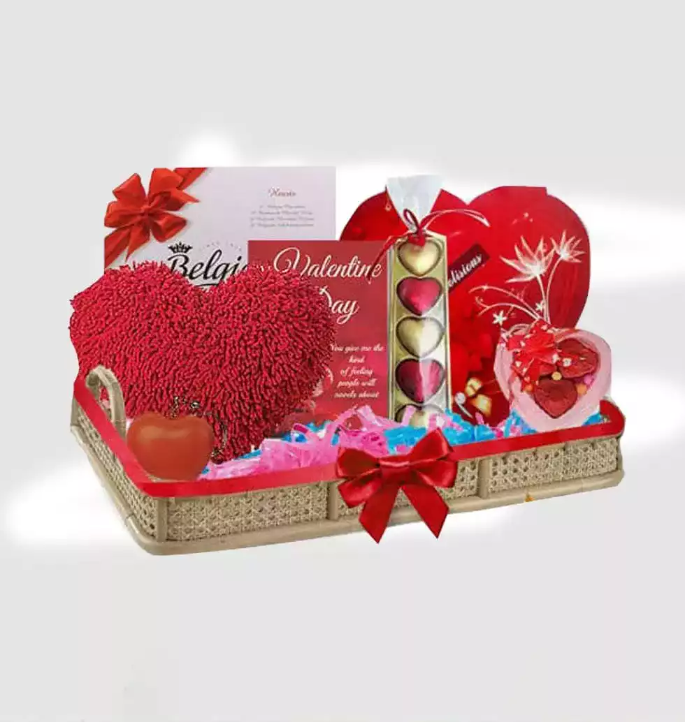 Send Valentines Gift Box With Choco Pearls N Almond Dragees Online, Rs.1825  | FlowerAura