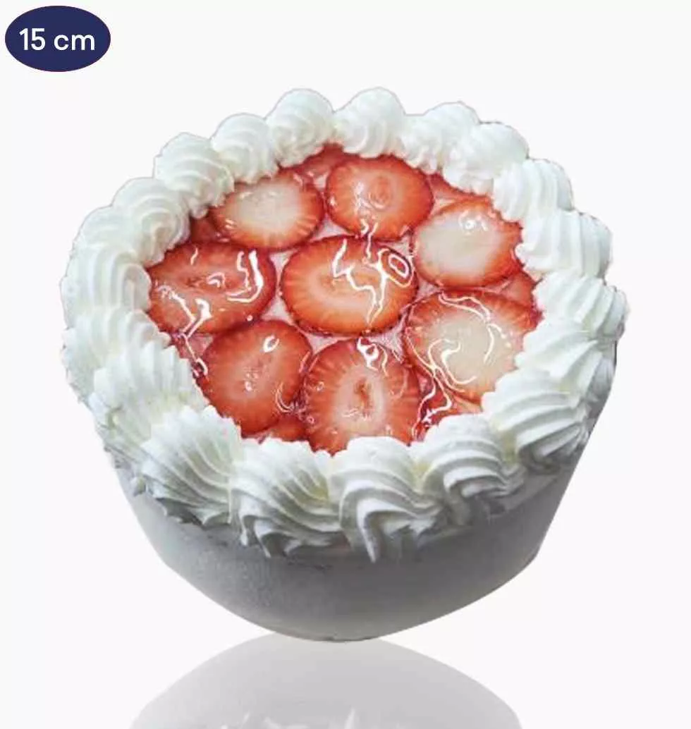 The Most Delicious Strawberry Cake