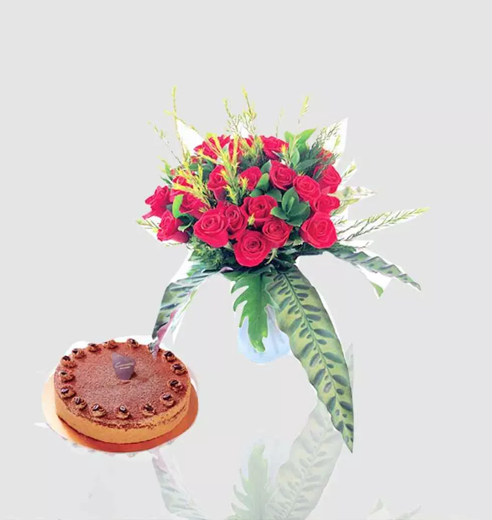 Fabulous Rose Vase & Cake