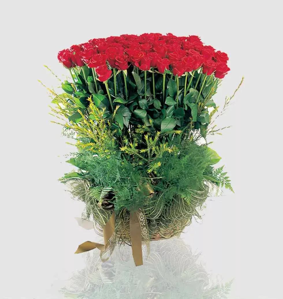 A Bouquet Of 100 Red Roses