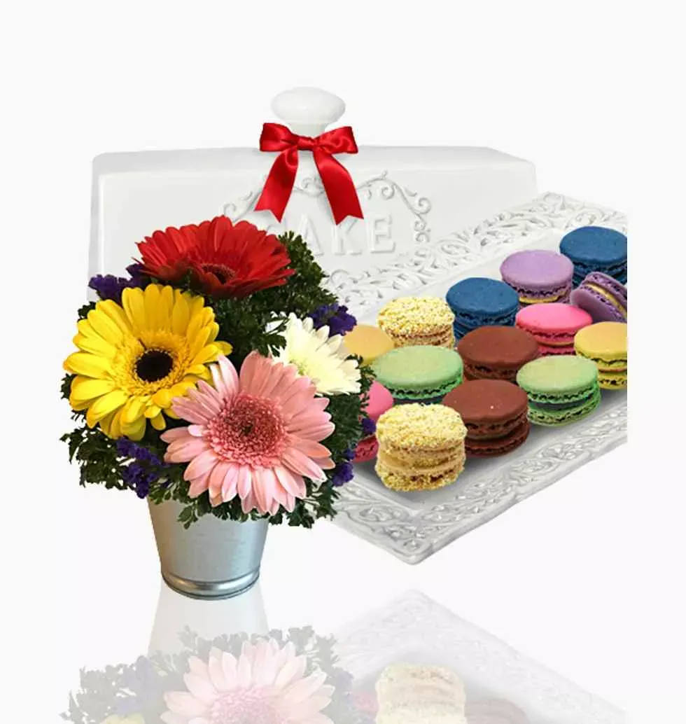 Flowers with French Macaron