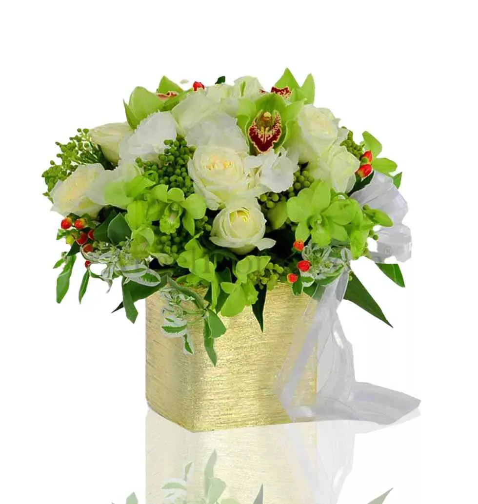 Order Spectacular Arrangement Of Flowers To Singapore