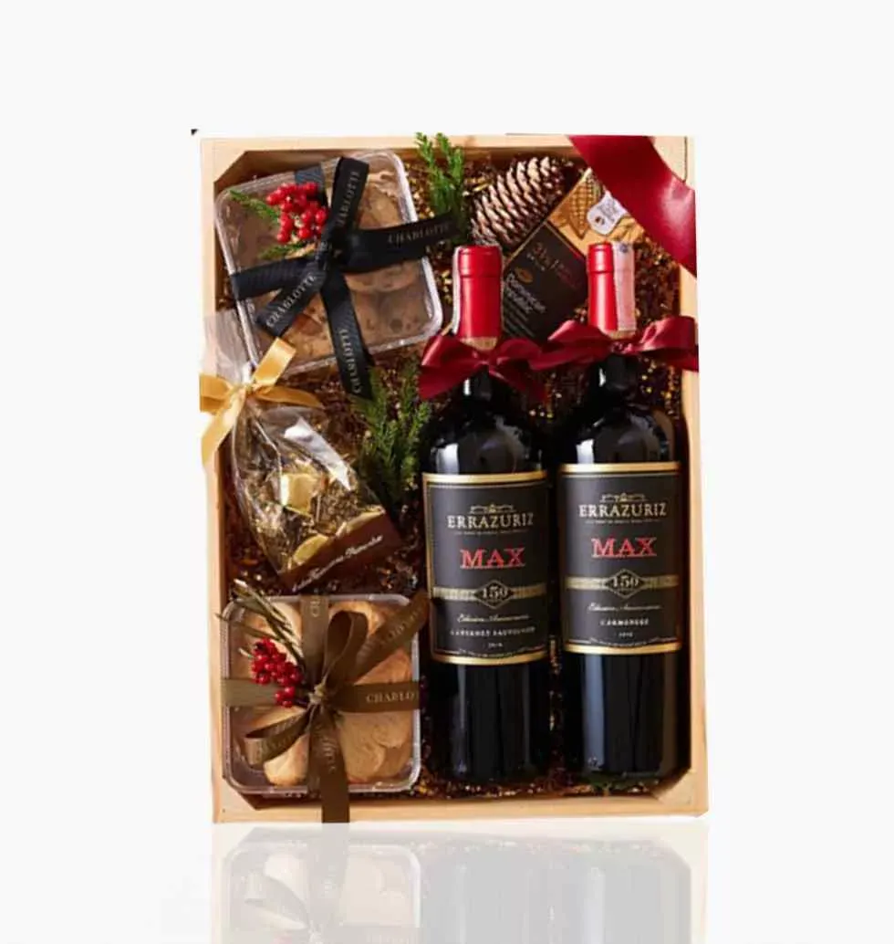 Luxurious Wine Baskets And Snacks