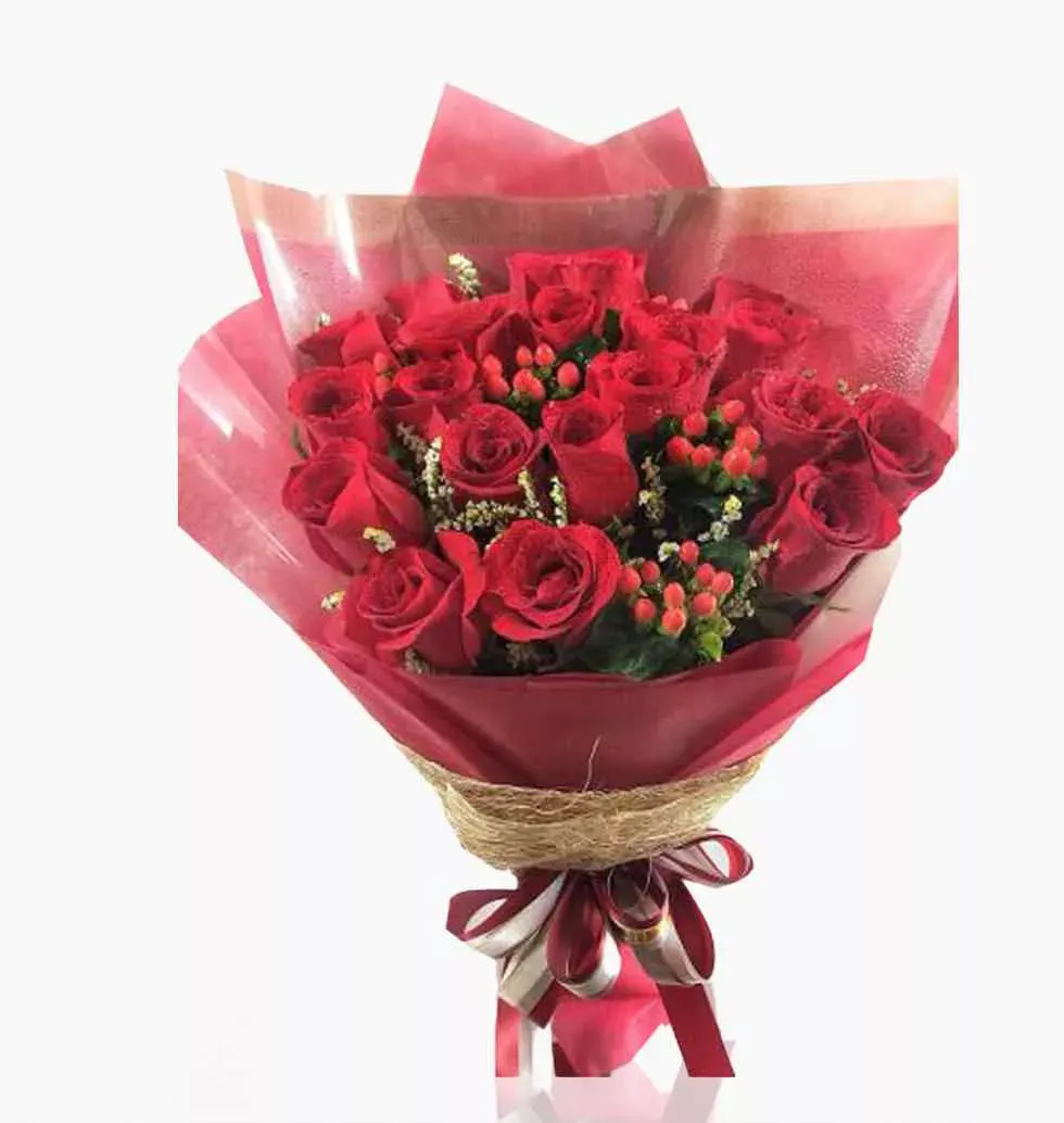 Beautiful Arrangement Of Red Roses