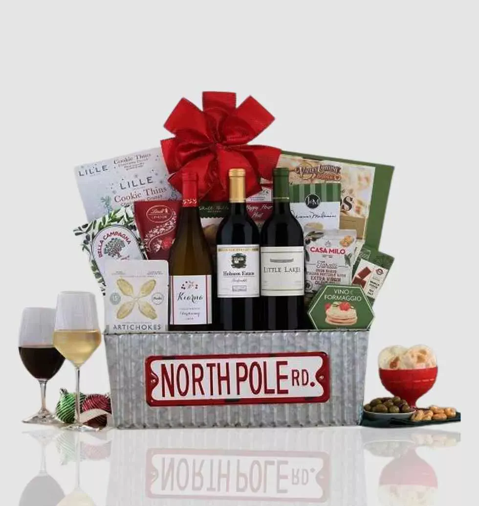 Arctic Delights Wine and Cheese Gift Set